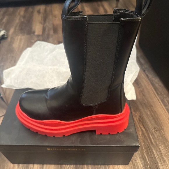Azalea Wang Ghosted Platform Chelsea Boots in Red - Picture 1 of 2